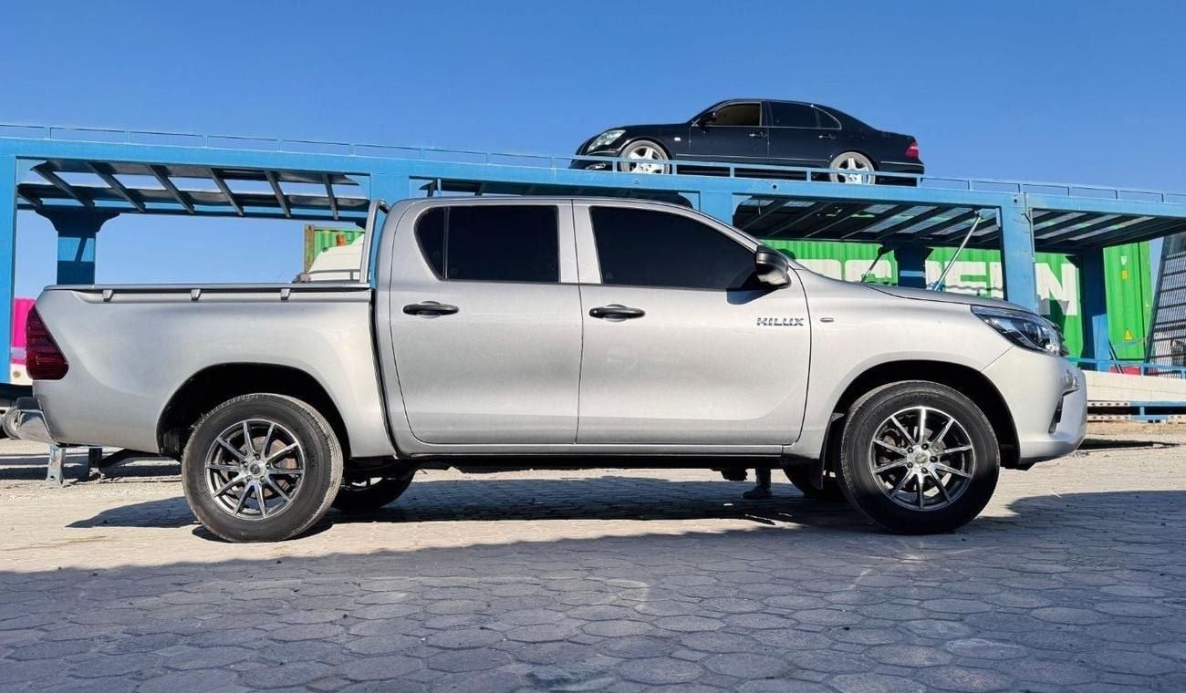 Toyota Hilux DOUBLE CABIN | 2.7L PETROL ENGINE | 2WD | RHD | 2021 | MANUAL TRANSMISSION