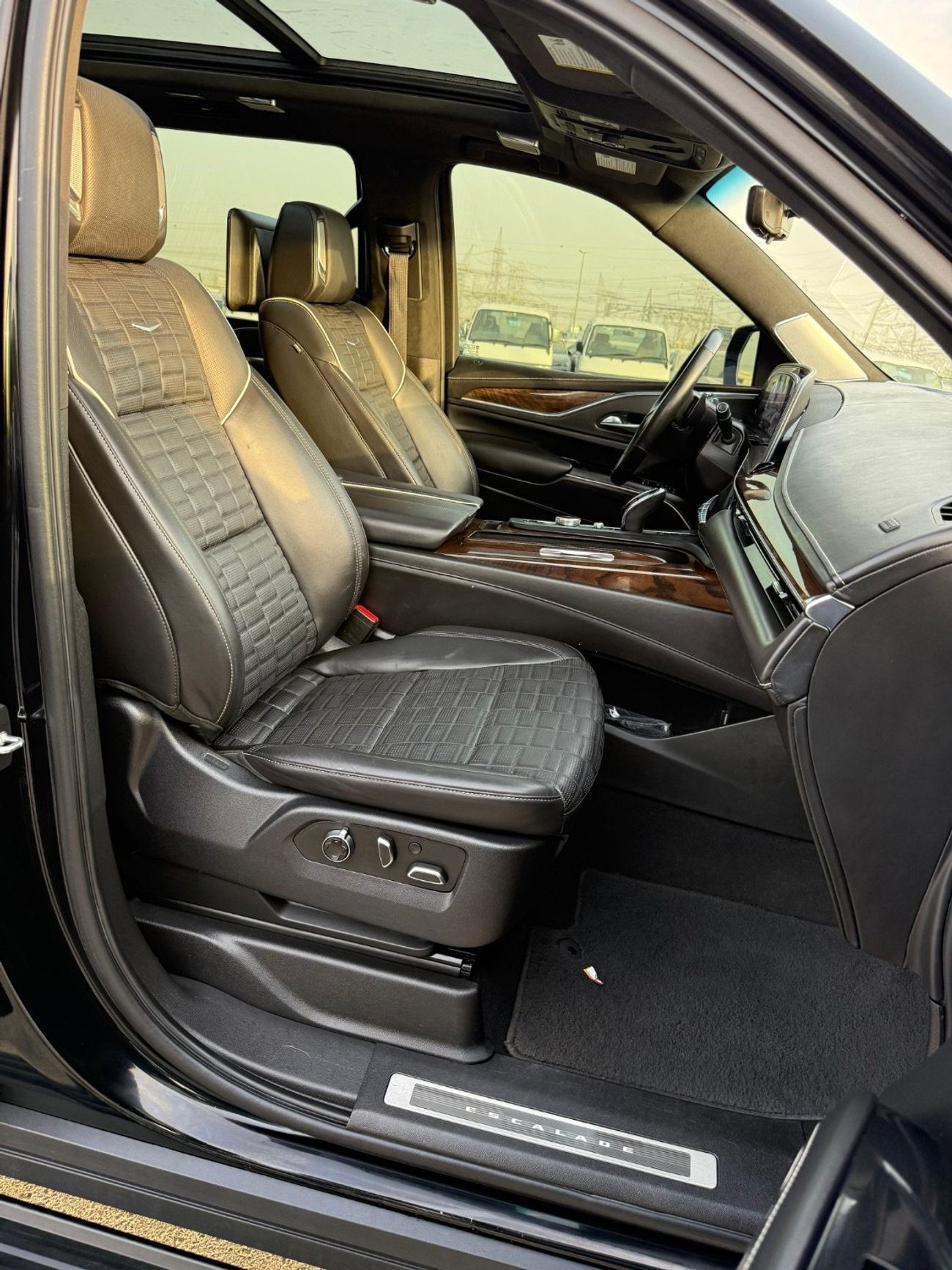 Cadillac Escalade ESV Premium Luxury platinum