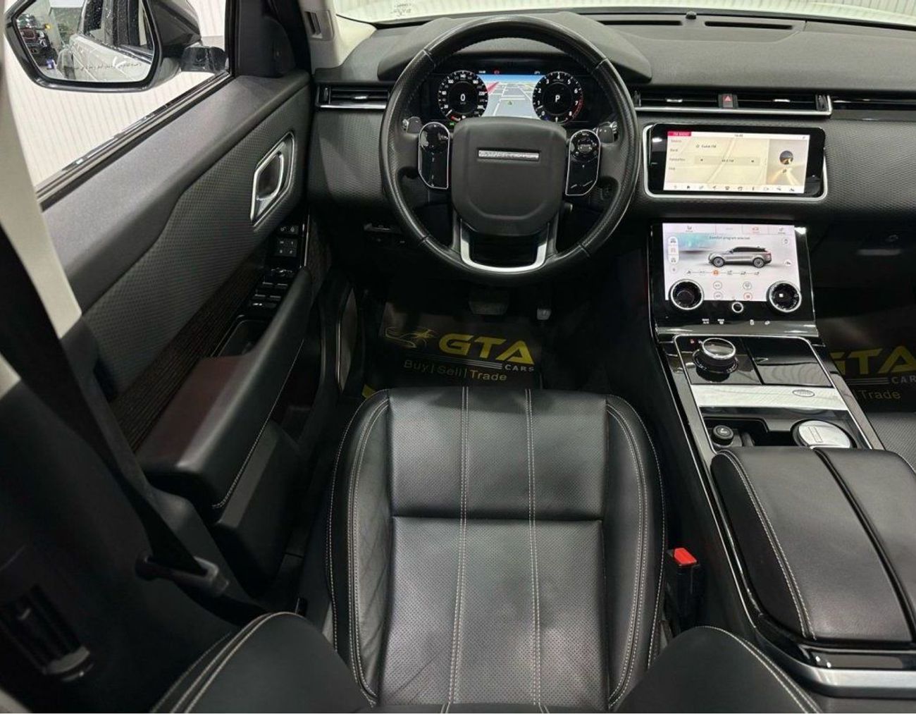 Land Rover Range Rover Velar P380 SE 3.0L 2018 Range Rover Velar P380, 1 Year Unlimited Km Warranty, Full Service History, GCC