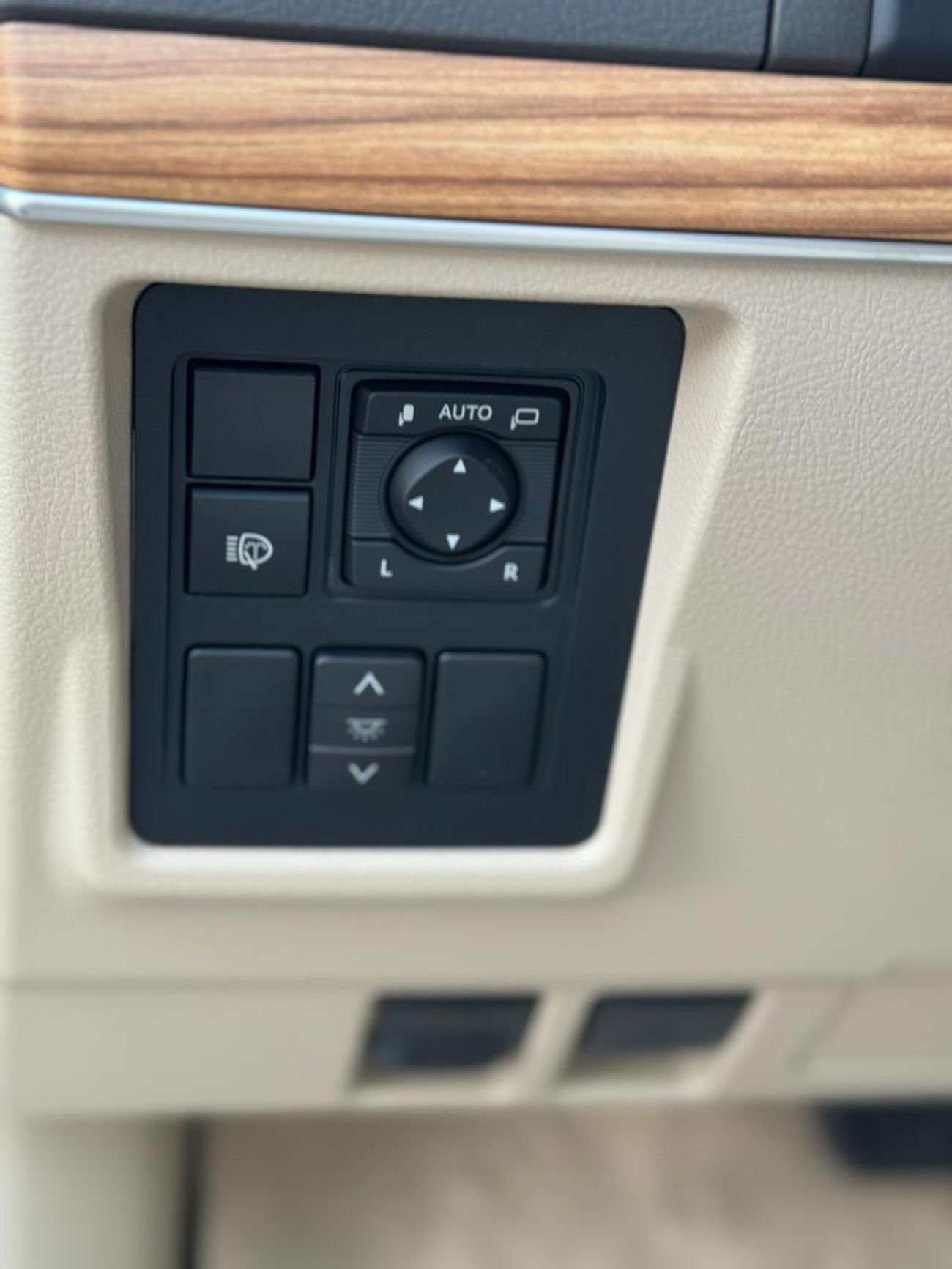 Toyota Prado 4.0 VX V6  Full Option (Ready Stock) GCC