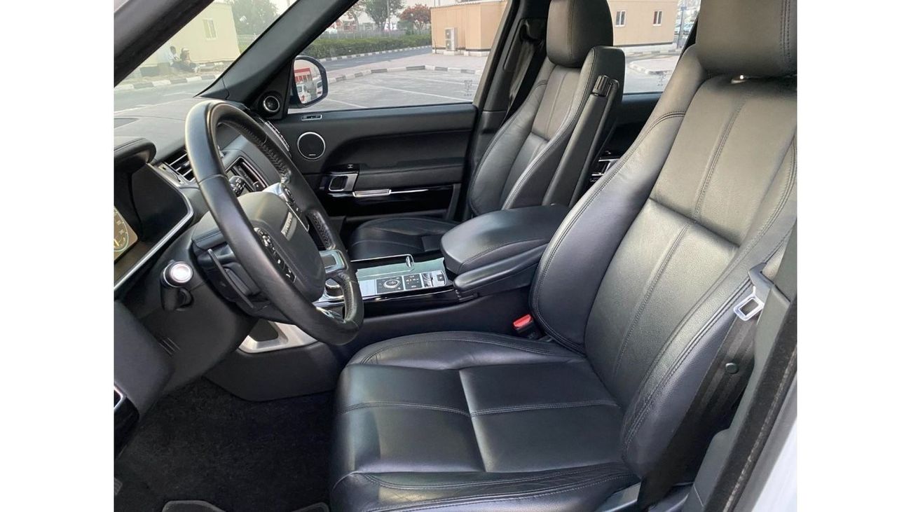 لاند روفر رينج روفر GCC SPEC NEAT AND CLEAN