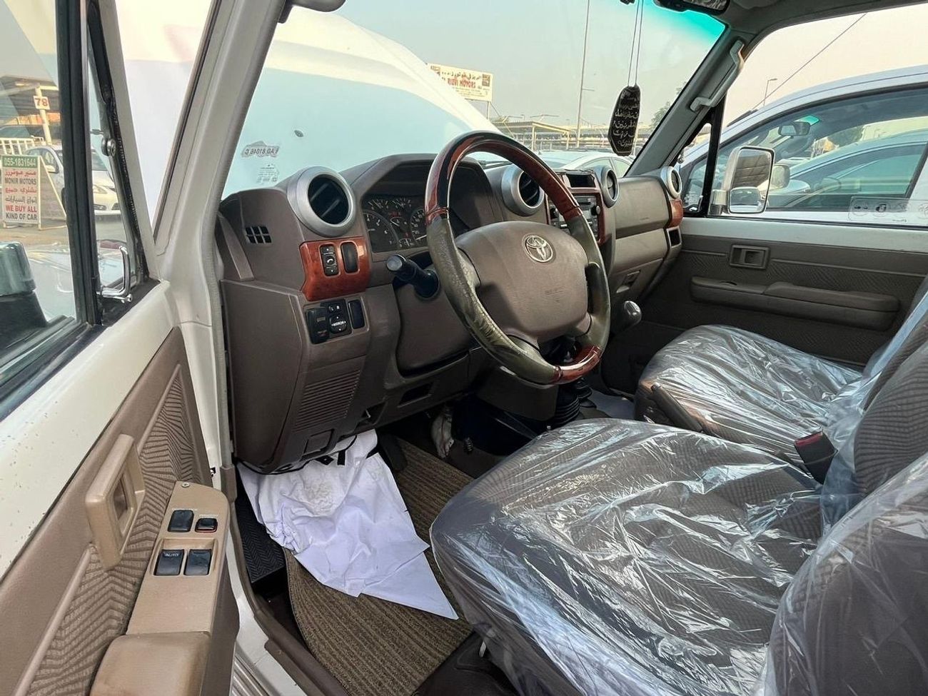 Toyota Land Cruiser GXR Toyota Land Cruiser Pickup 2012 4 vsx good condition jcc +97156649702