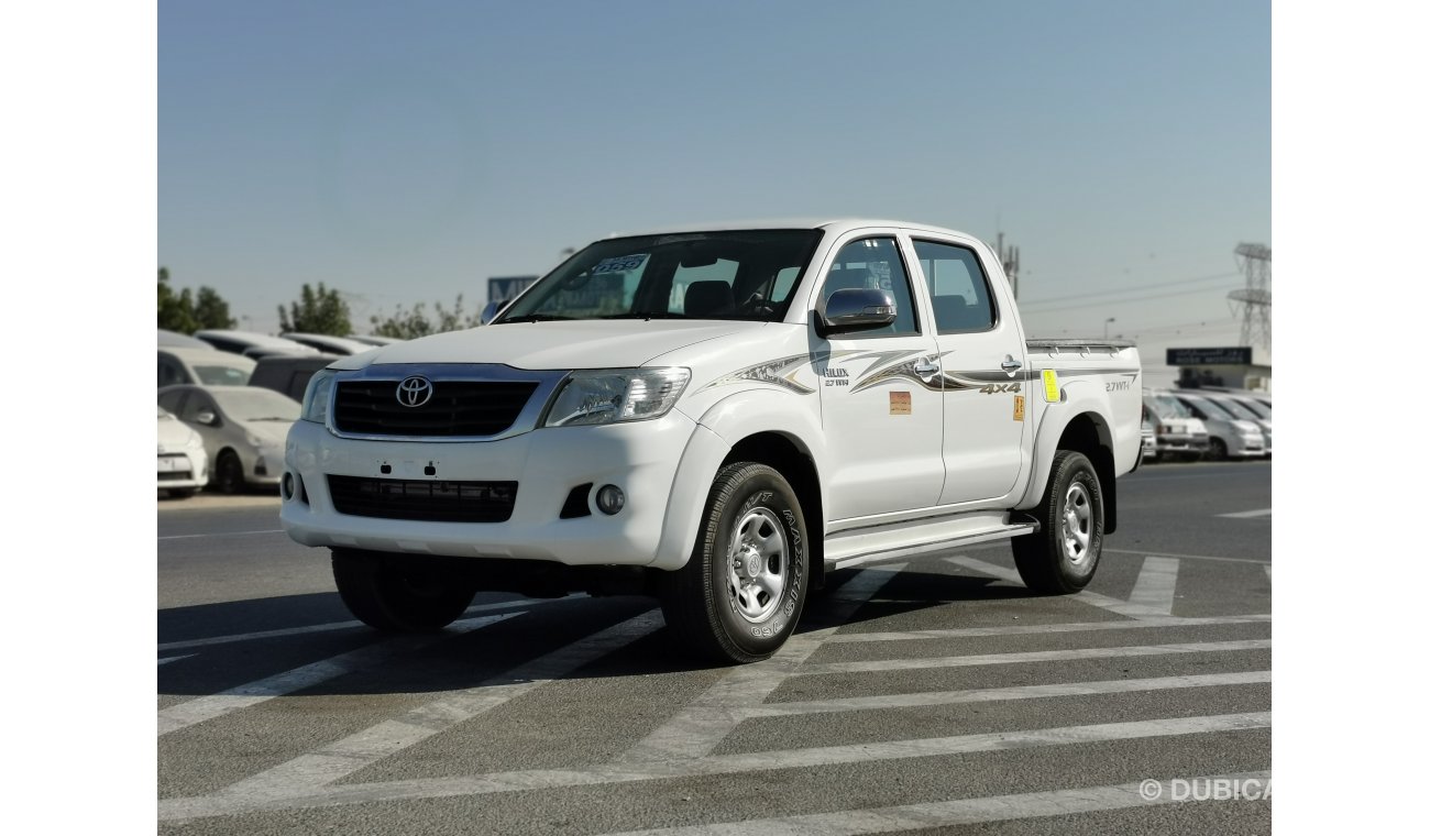 Toyota Hilux 2.7L PETROL, 15" TYRE, DIGITAL CLOCK, XENON HEADLIGHTS (LOT # 8502)