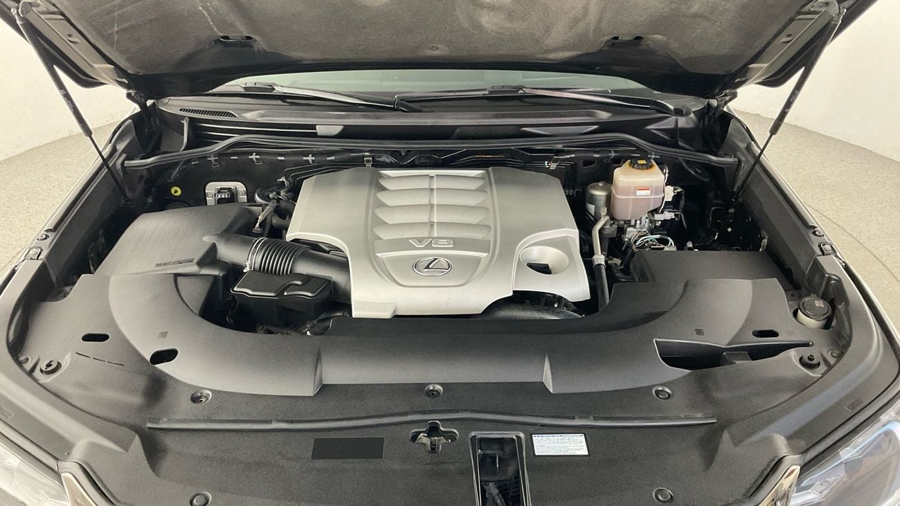 لكزس LX 570 Black Edition | upto AED 20,000 Ramadan Discount | شامل الضمان | 0 ﺪﻔﻋﺓ ﺃﻮﻟﻯ