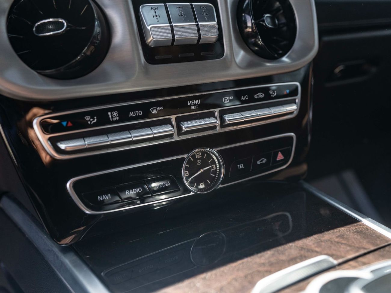 Mercedes-Benz G 500 Std 4.0L (422 HP)