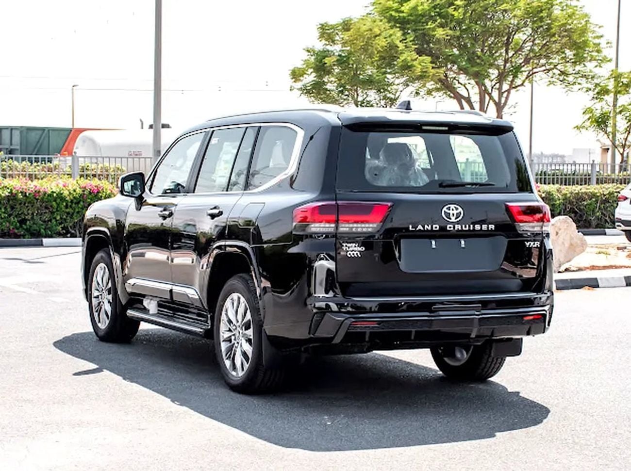 Toyota Land Cruiser VXR GCC Specs ( Soft Doors)