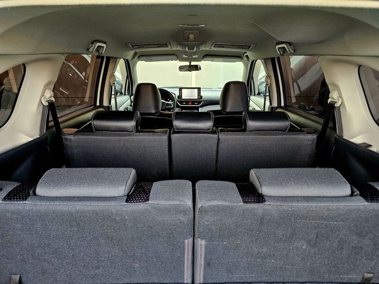 Toyota Veloz GX VELOZ / GCC / ORIGINAL PAINT / SERVICE HISTORY / LOW MILEAGE