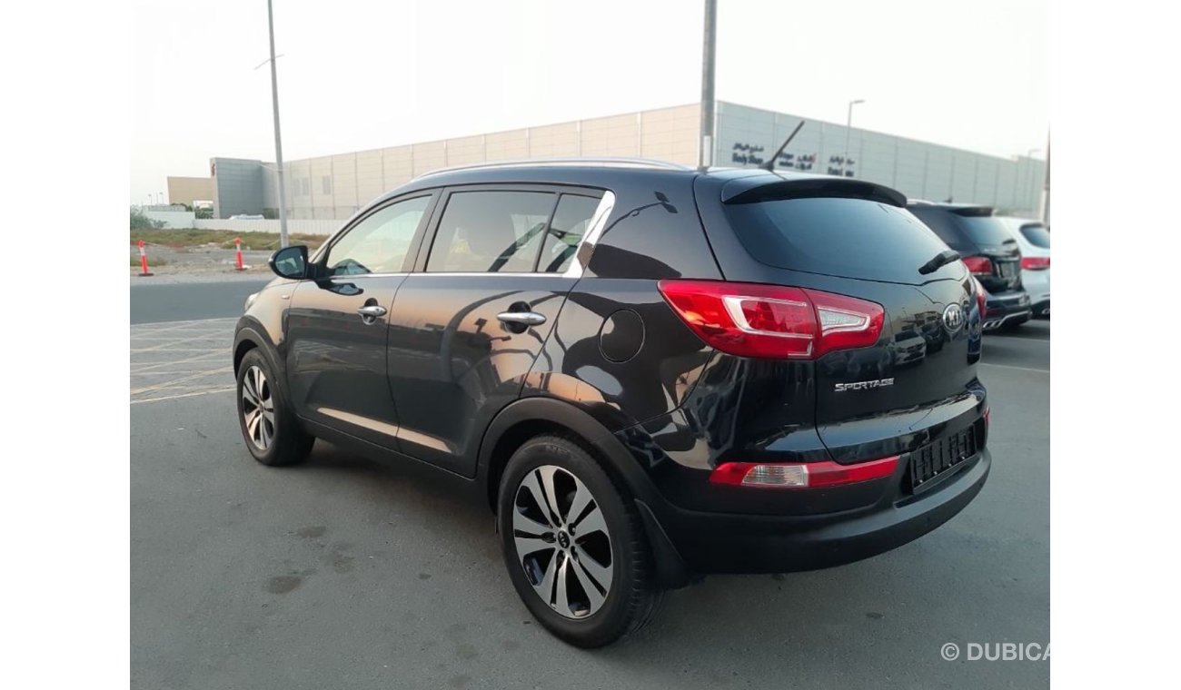 Kia Sportage كيا سبورتج  خليجي صبغ وكالة فل اوبشين فتحة جلد بانوراما يوجد كاميرا خلفية على المراية