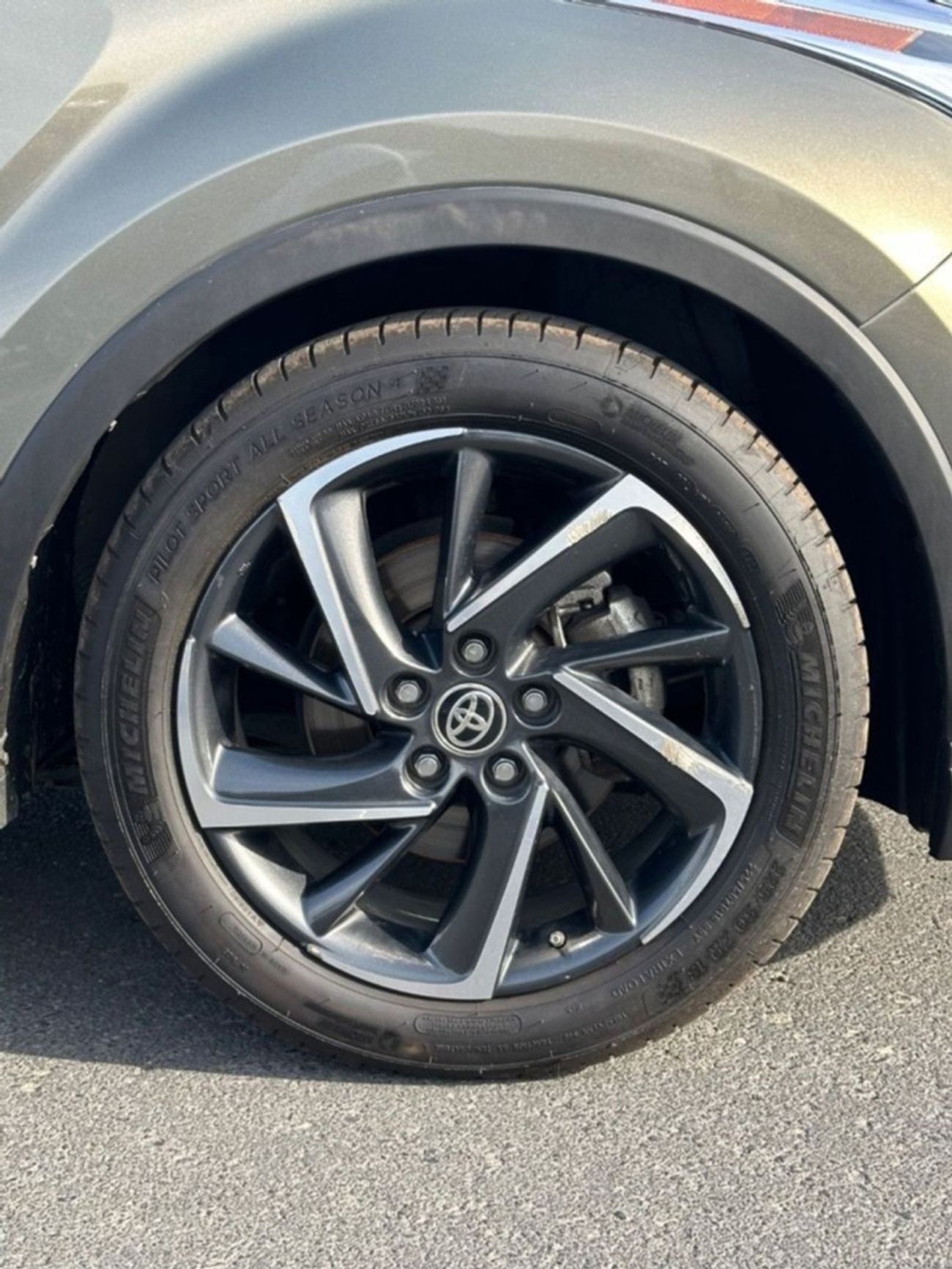 Toyota CHR Limited ,leather seats,electric seats, blind spots Full Option