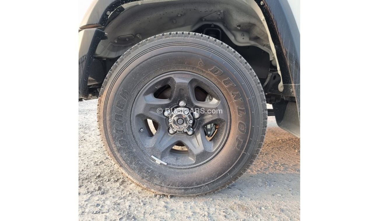 تويوتا لاند كروزر بيك آب TOYOTA LC 79 DC 4.5 V8 Anniversary specs