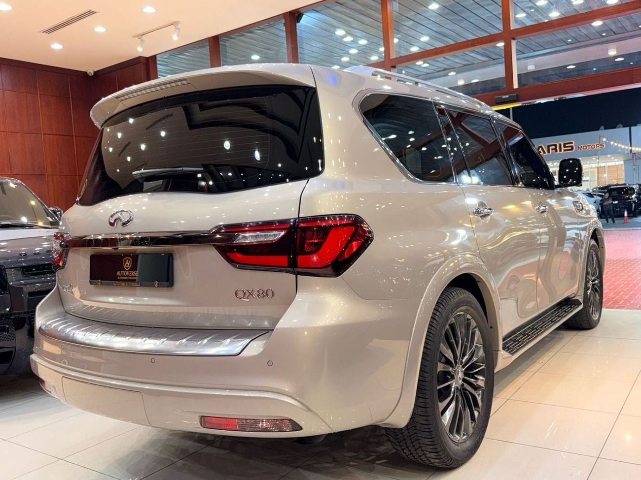 إنفينيتي QX80 Sensory 8 5.6L