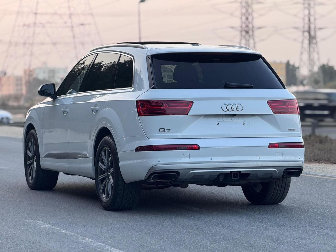 Audi Q7 STD original paint, 4-cylinder quarter-ton engine, 2000cc