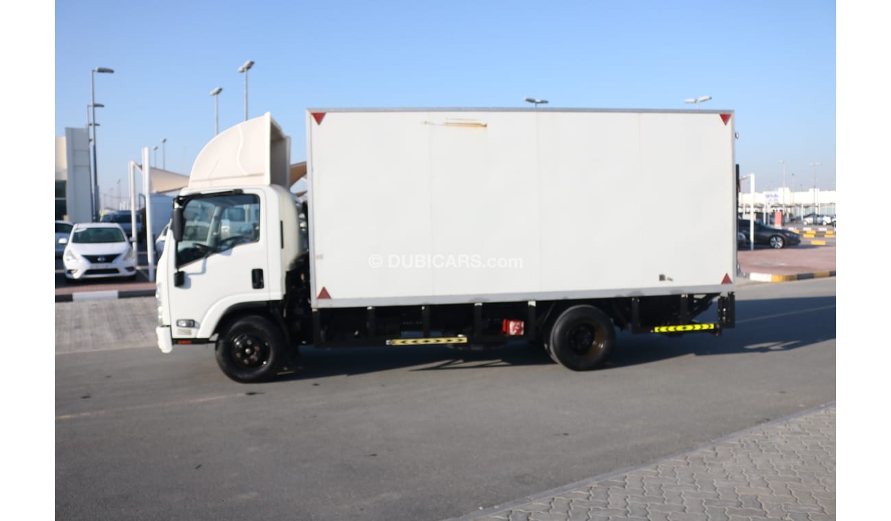 إيسوزو NPR BOX WITH TAIL LIFT 2015 PICKUP WITH GCC SPEC
