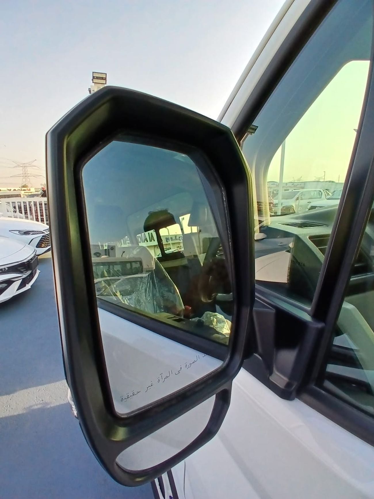 تويوتا هاياس 2.8L Diesel Manual Transmission, High Roof, 13 Seater, Model 2026