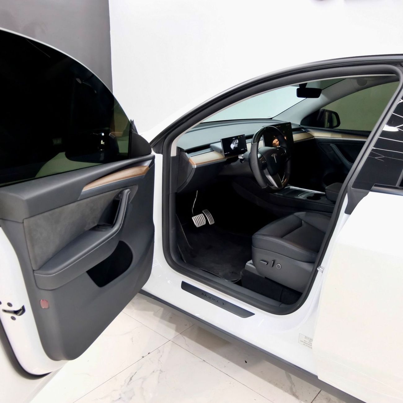 Tesla Model Y Performance (AWD) AED 2,820 P.M l 0% Down Payment l Tesla Model Y Performance l Tesla Warranty