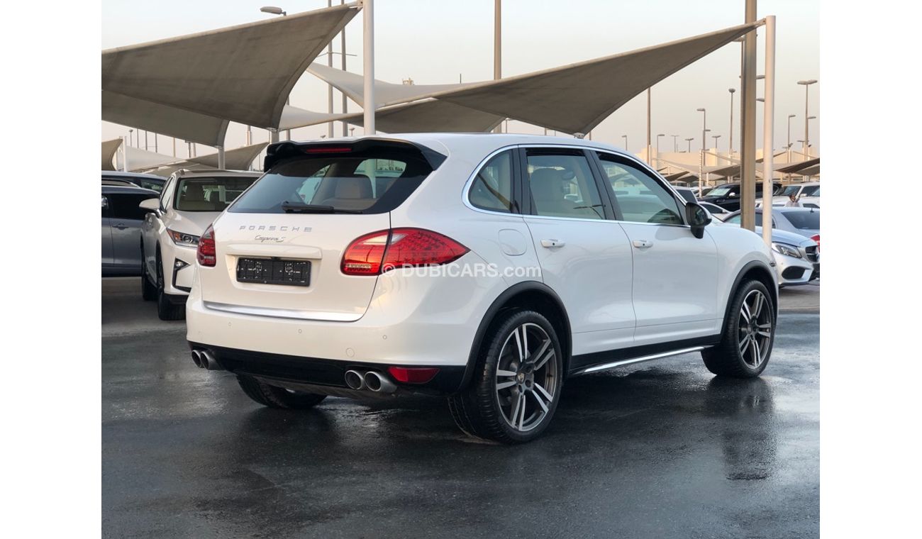 Porsche Cayenne PORSCHE CAYENNE S MODEL 2013  GCC CAR PERFECT CONDITION FULL OPTION PANORAMIC ROOF LEATHER STS BAC