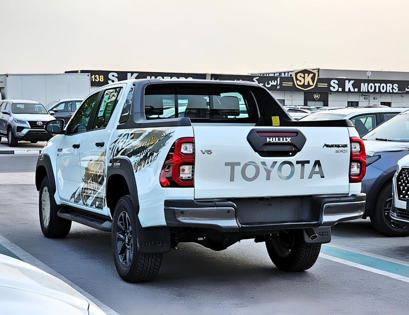 تويوتا هيلوكس ADVENTURE EXL DOUBLE CABIN || 4.0L V6 PETROL | AIR COMPRESSOR | ROLLBAR | 360*CAMERA | FR&RR P/SENSOR (CODE#HP