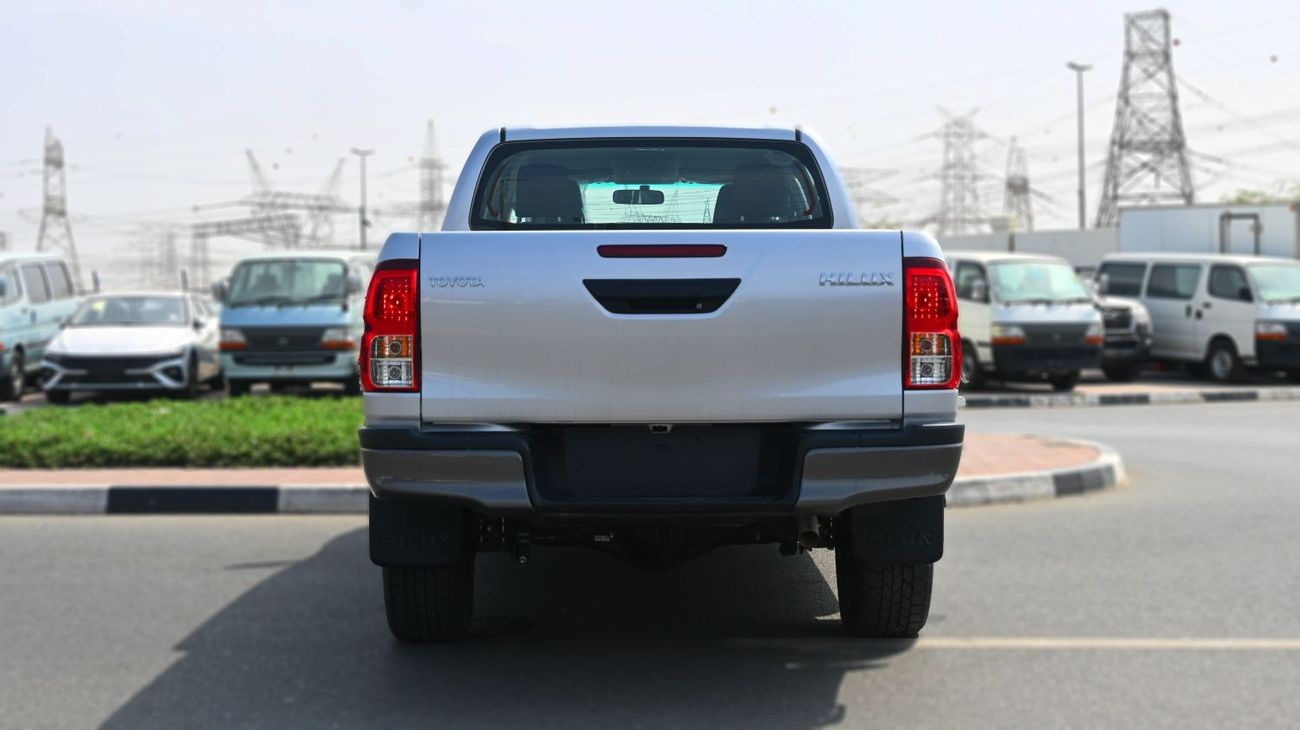 تويوتا هيلوكس Toyota Hilux 4x4  2024 2.4L Diesel Double Cab Transmission Manual Silver Outside Black inside