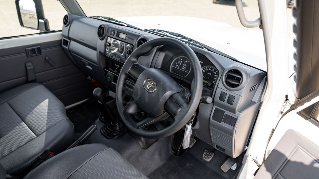 تويوتا لاند كروزر 70 LAND CRUISER LC78