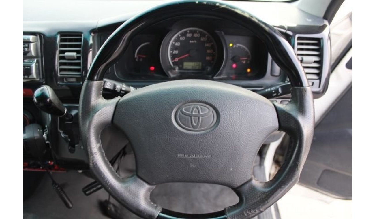 Toyota Hiace TOYOTA HIACE AMBULANCE RHD 2005 MODEL