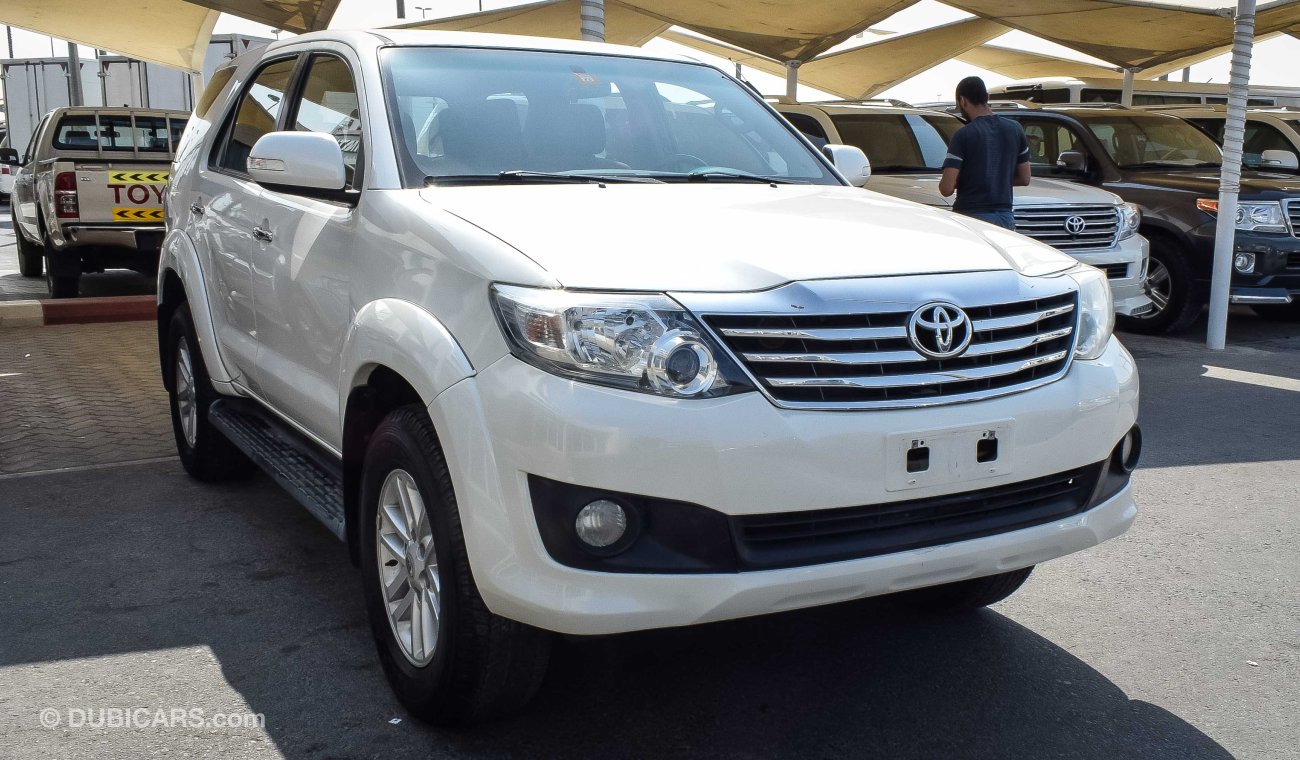 Toyota Fortuner SR5