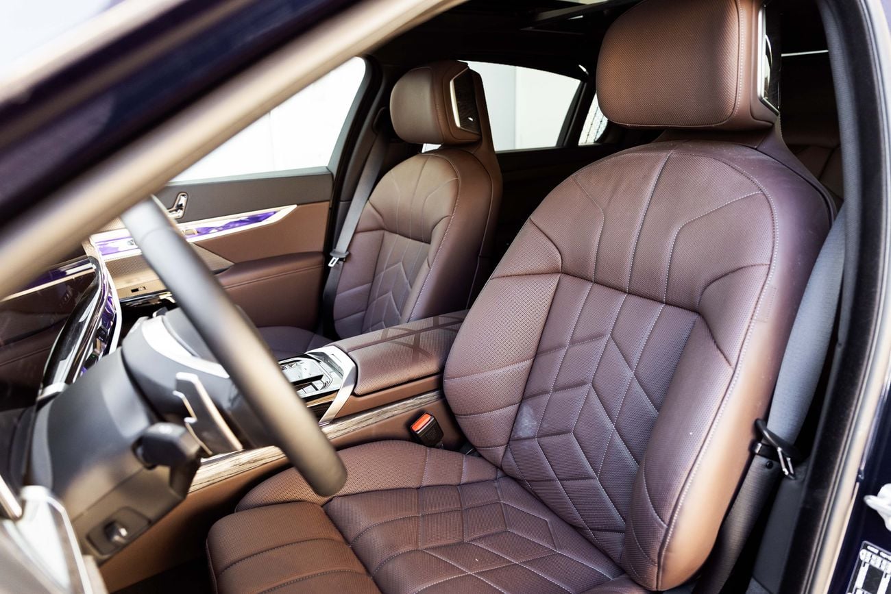 BMW 735i BMW 735i Excellence – 2026 | GCC | 2 YEARS WARRANTY | Only 2,050 KM | AED 369,000