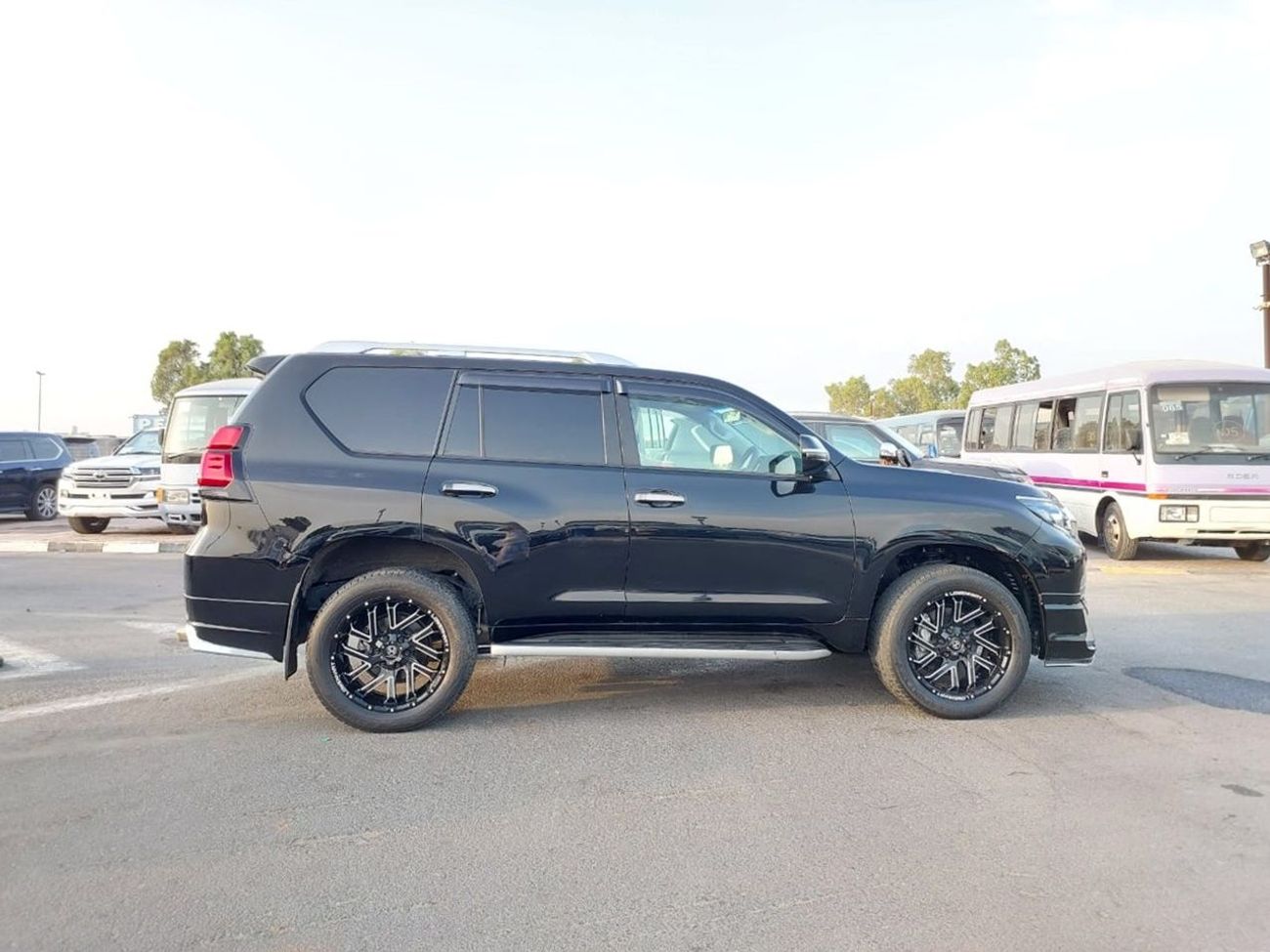 Toyota Land Cruiser TOYOTA LAND CRUISER PRADO SUV RHD 2022 MODEL 2.7 L PETROL AUTOMATIC(PM41440)