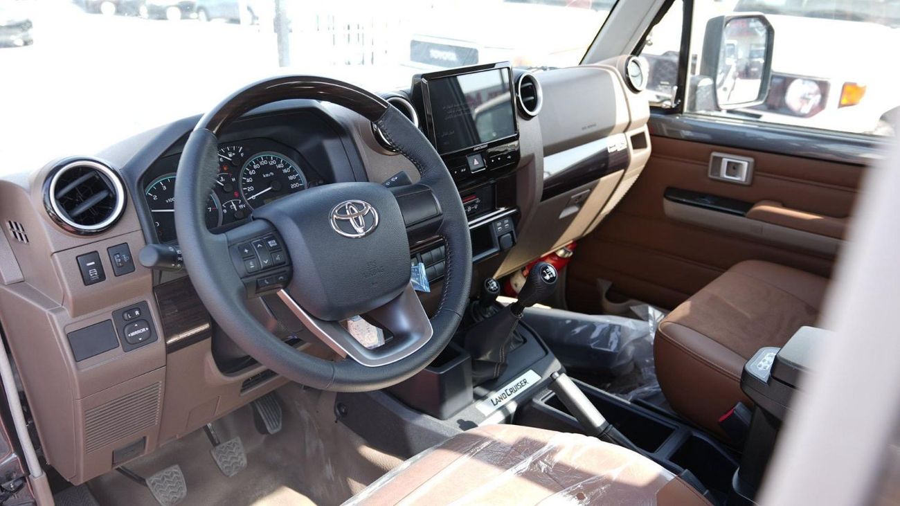تويوتا لاند كروزر بيك آب TOYOTA LAND CRUISER 79 SINGLE CAB PICKUP PETROL 4.0L V6 4WD MT MODEL 2025 40TH ANNIVERSARY FULL OPTI