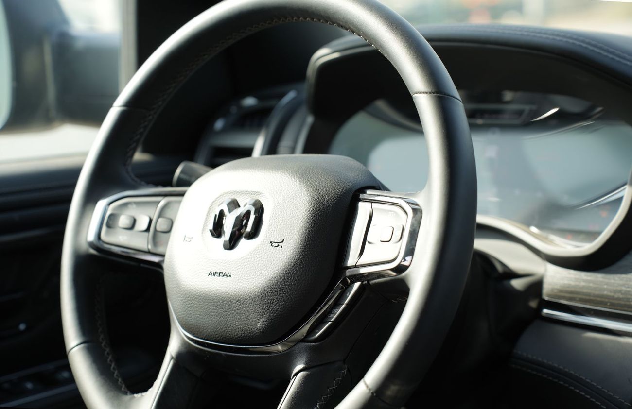 RAM 1500 Limited 5.7L (5 Seater) Black Edition American Specification