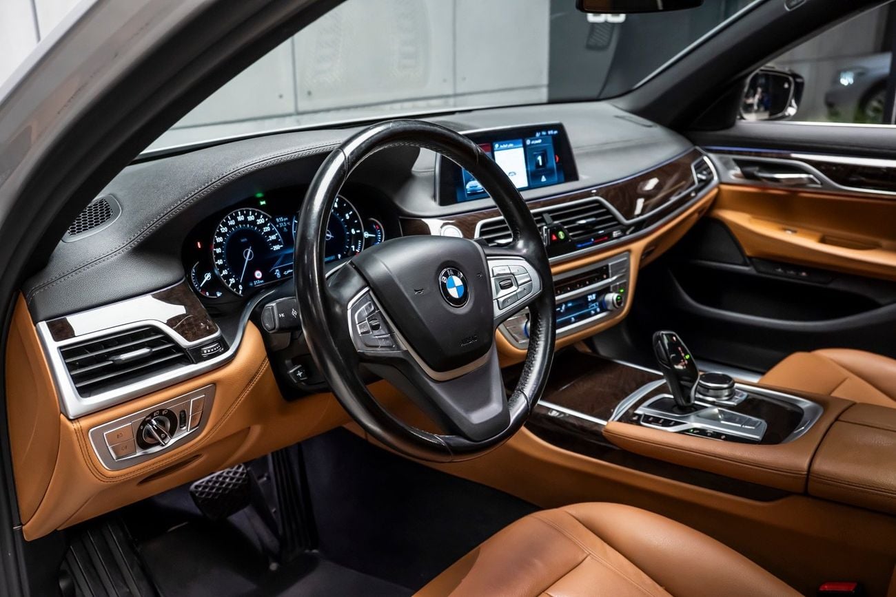 بي أم دبليو 730i