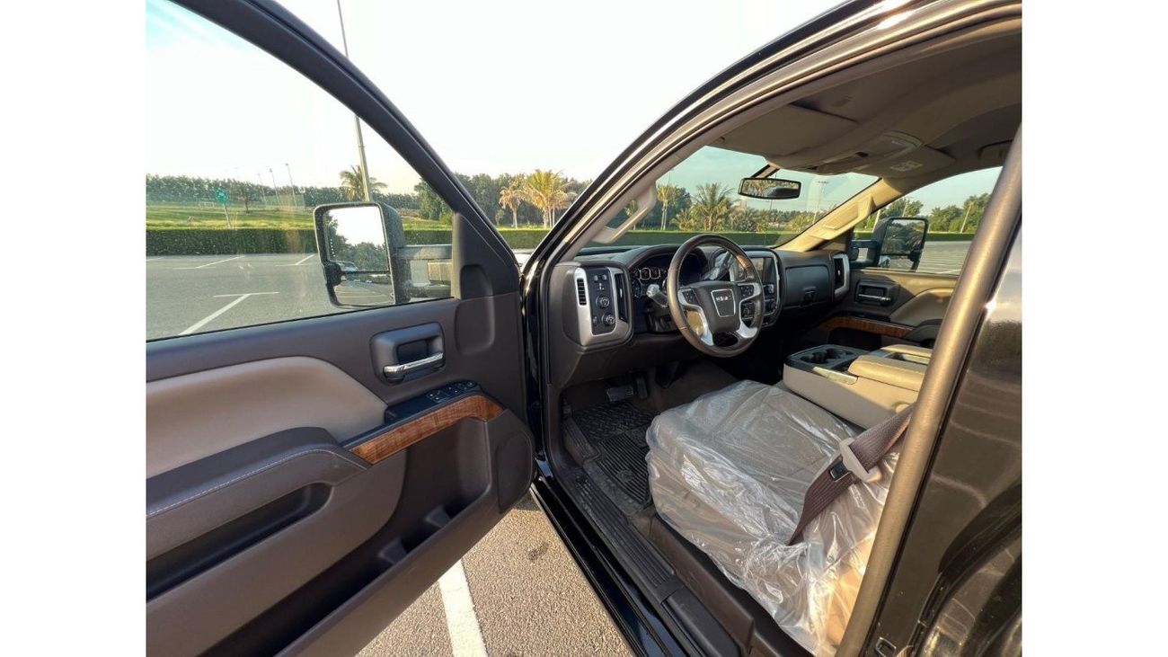 GMC Sierra 3500 SLE GMC Sierra 2017 Double tire GCC // Orginal paint // accident free // perfect condition