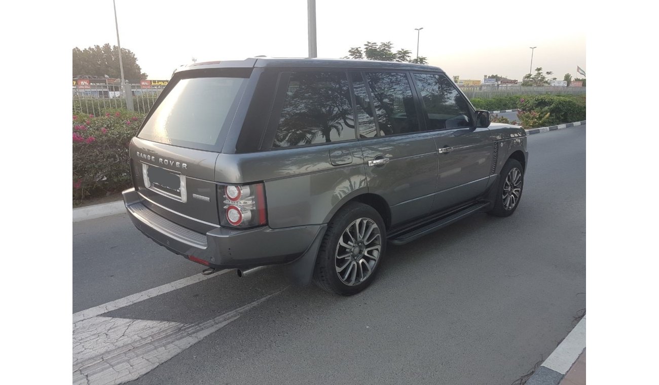 Land Rover Range Rover Vogue HSE GCC SPECS