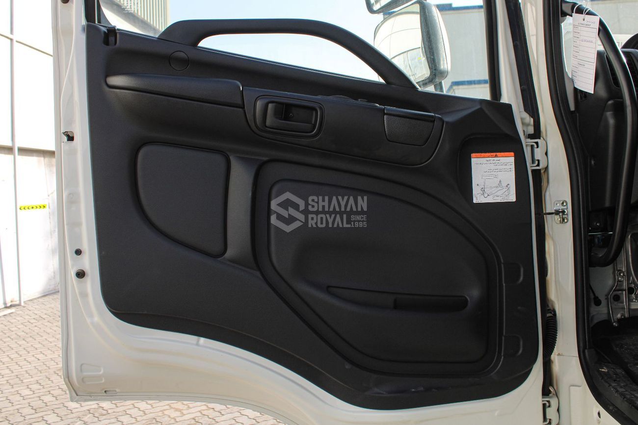 Hino 500 GH 1927 TRUCK CHASSIS 13.5T PAYLOAD  7.7L DIESEL MT EURO 4 2025MY