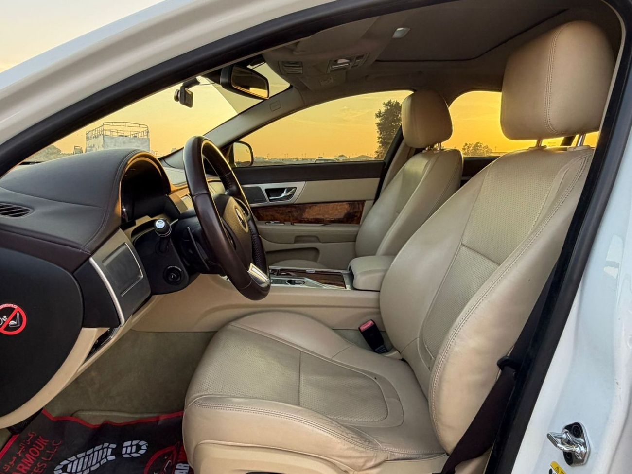 جاكوار XF Premium Luxury 2.0L