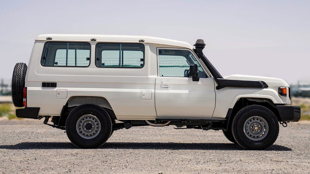 Toyota Land Cruiser 70 Lc 78 hard top 3 door AT 2.8L