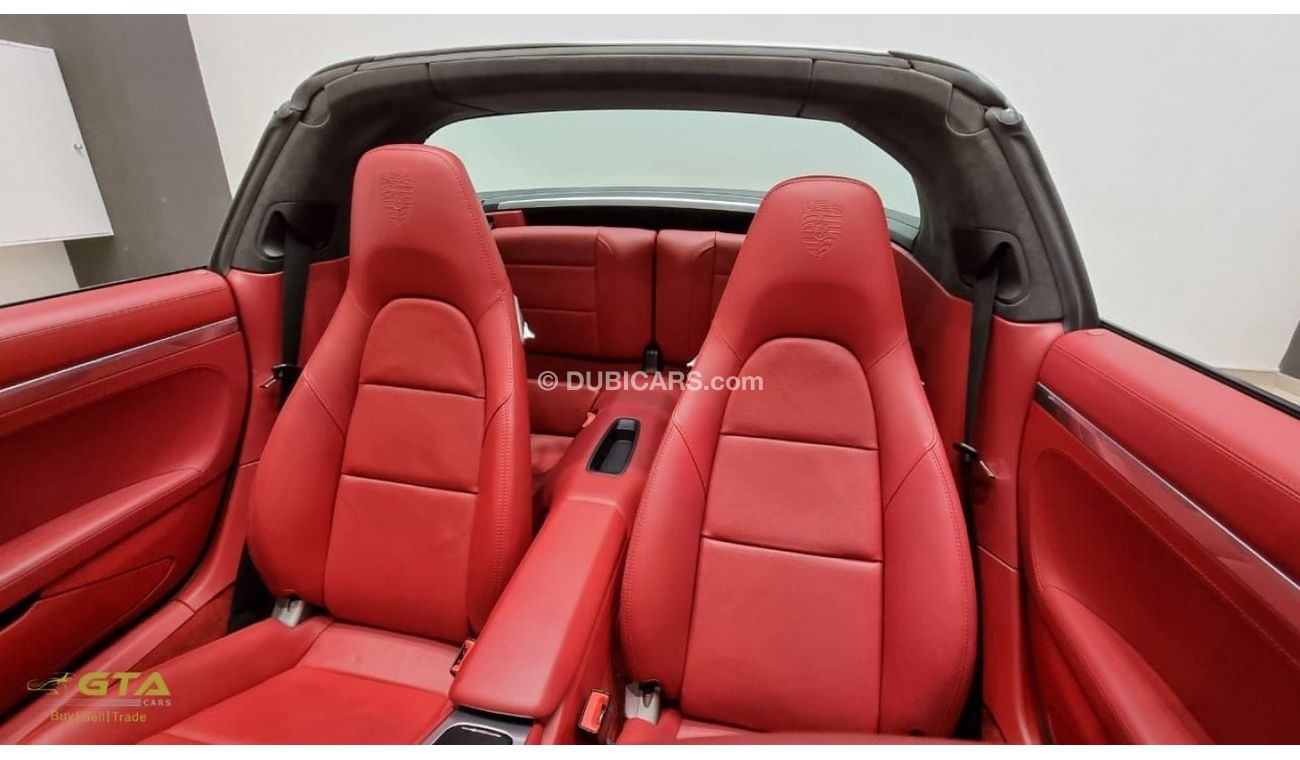 Porsche 911 2015 Porsche 911 TARGA 4, Full Service History, GCC