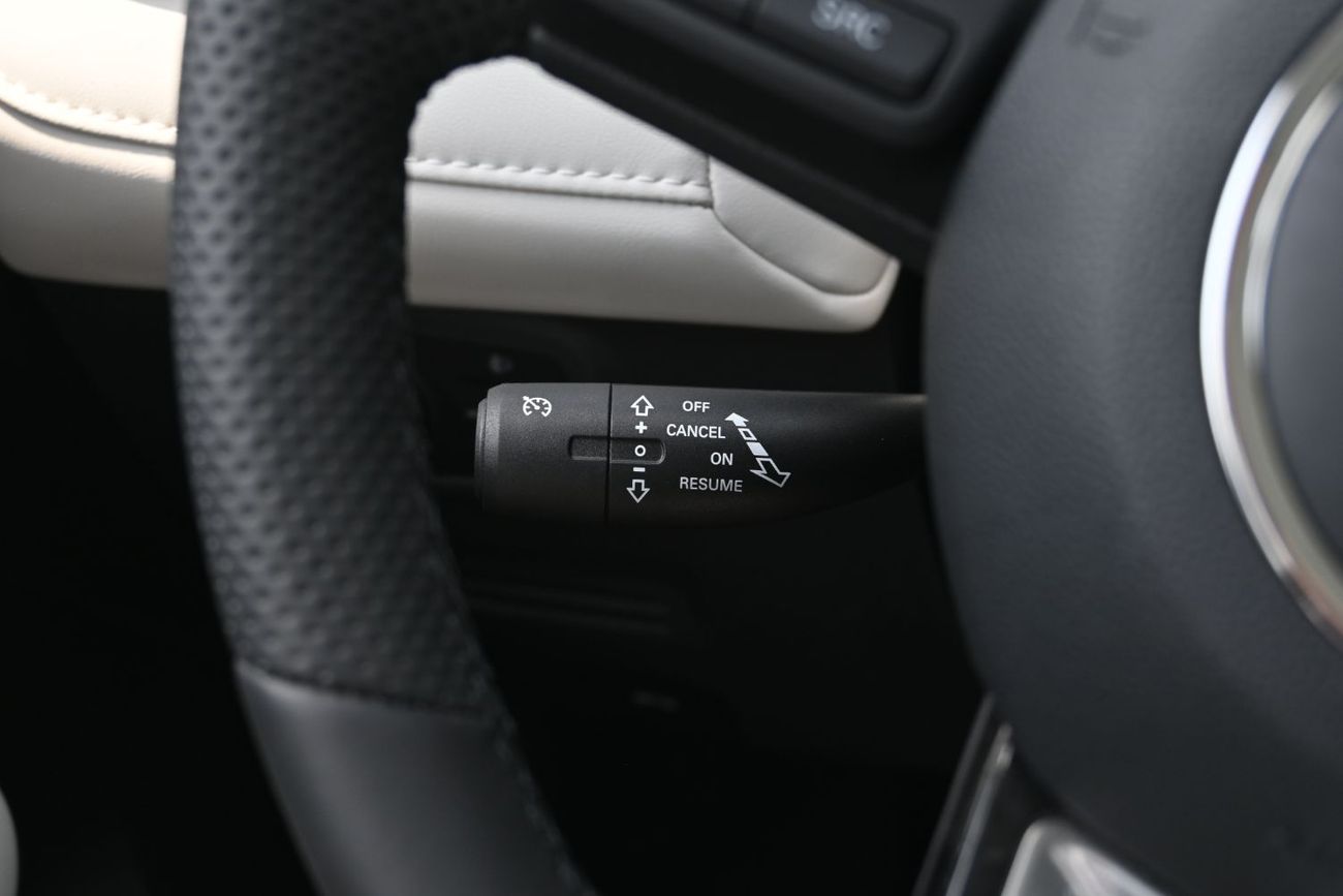 MG ZS MG ZS 1.5L Petrol Full Option Model 2025, Color White