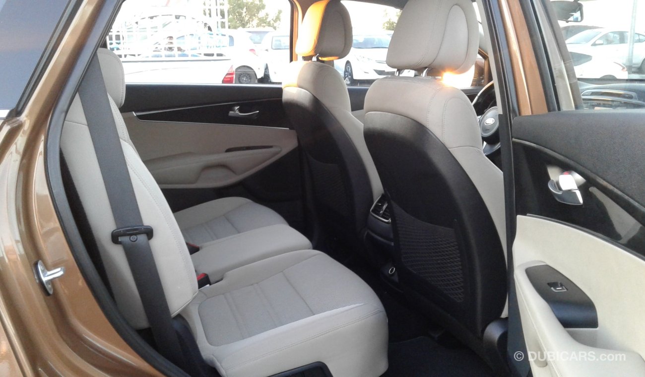 كيا سورينتو كيا سيرانتو 2015 بنى خليجى بحالة ممتاذة ماشى قليل