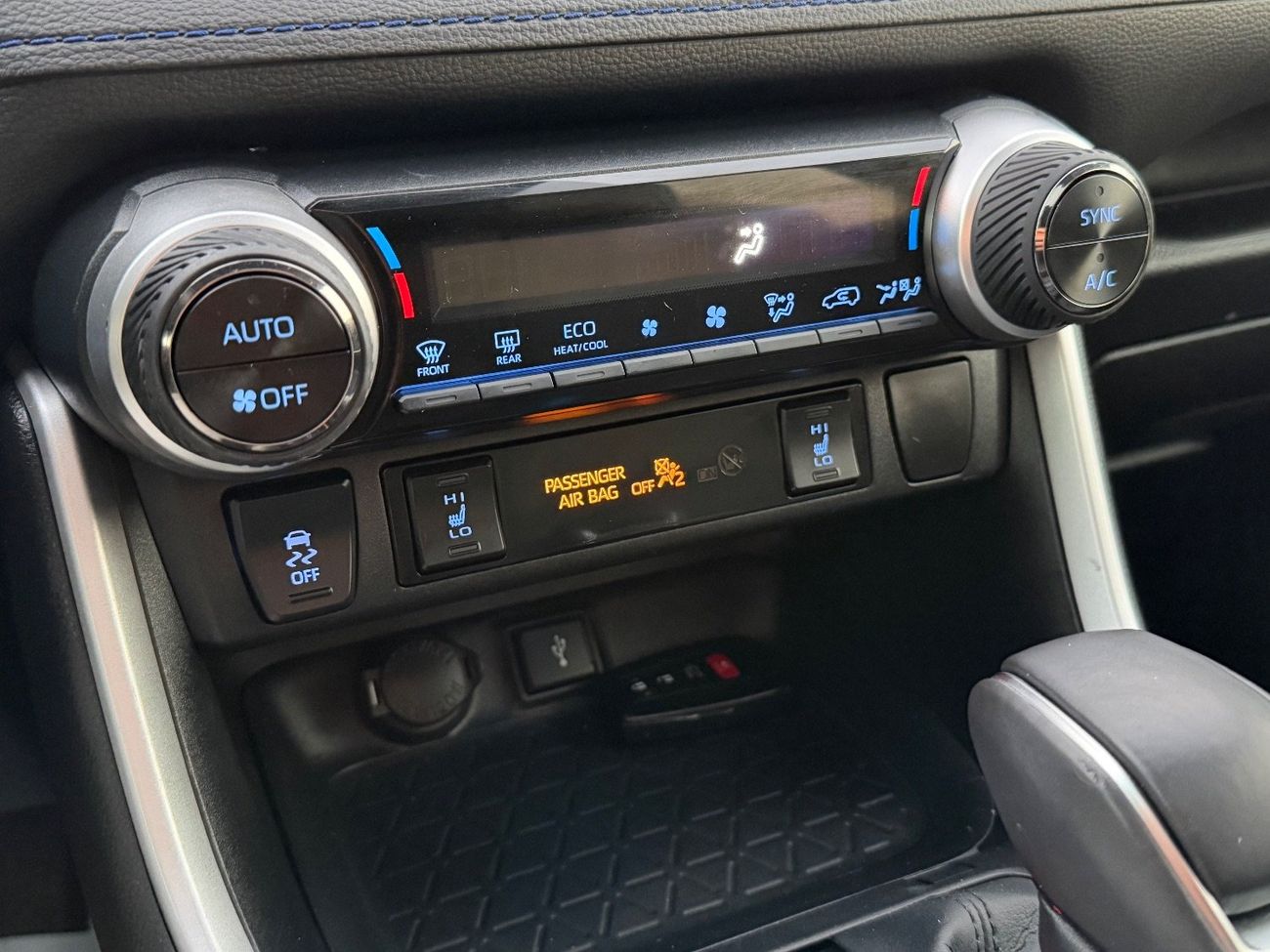 تويوتا راف ٤ 2021 TOYOTA RAV4 XSE HYBRID AWD FULL OPTIONS IMPORTED FROM USA