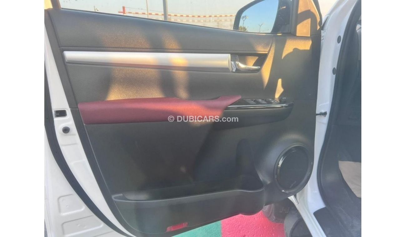 تويوتا هيلوكس T- Hilux 2.7 Petrol 4x4 A/T 2023 White color
