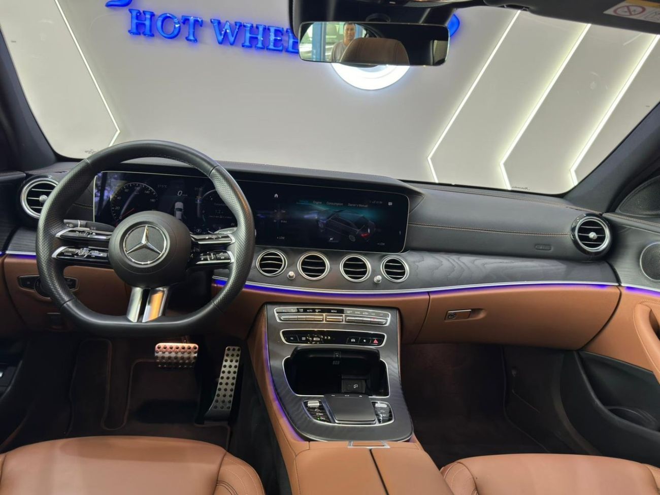 Mercedes-Benz E300 3.0L | GCC Spec | V4