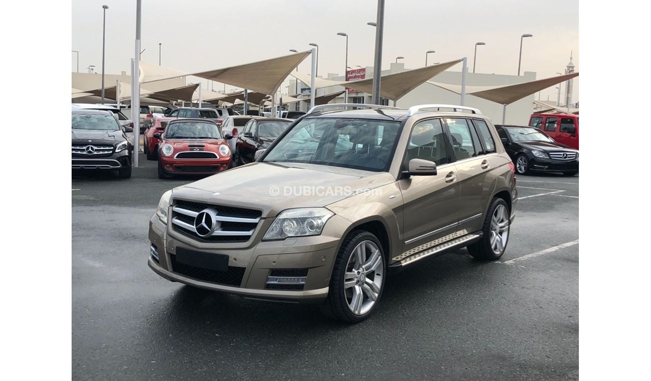 مرسيدس بنز GLK 300 موديل 2010 خليجي فل مواصفات كراسي جلد ومثبت سرعه وتحكم كهربي كامل ونظام صوت ممتاز وكاميرا خلفيه