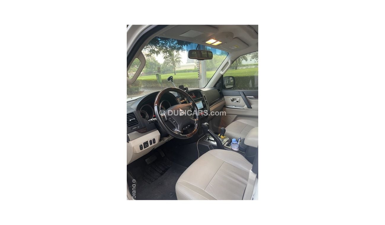 Mitsubishi Pajero MY Platinum