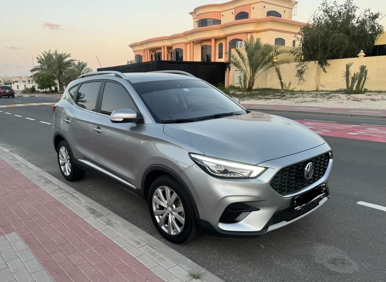 أم جي ZS Standard