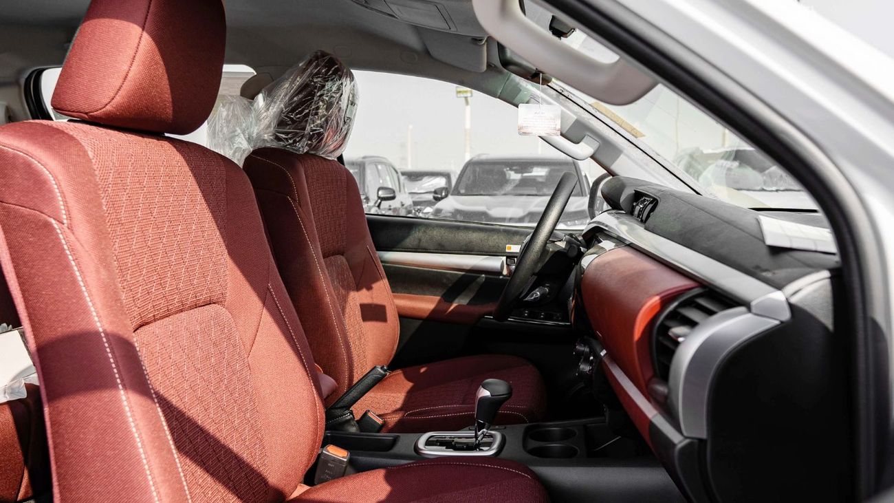 Toyota Hilux 2025 Toyota Hilux SGLX 2.4L AT Diesel (White)