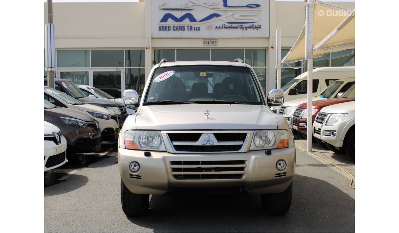 Mitsubishi Pajero COUPE  - GCC - CAR IS IN PERFECT CONDITION INSIDE OUT - ACCIDENTS FREE