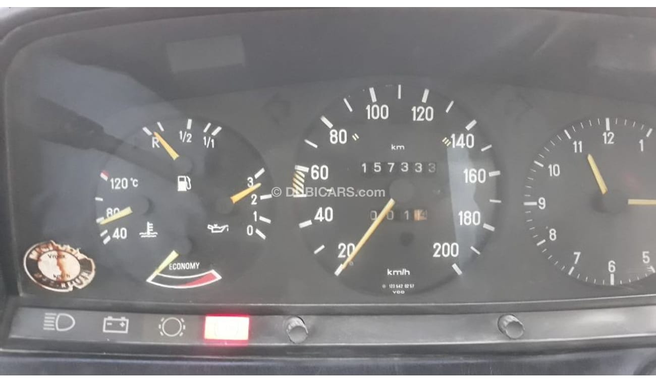 Mercedes-Benz 230 E 1984 Mercedes Full options with sunroof A.C. Manuel Gear
