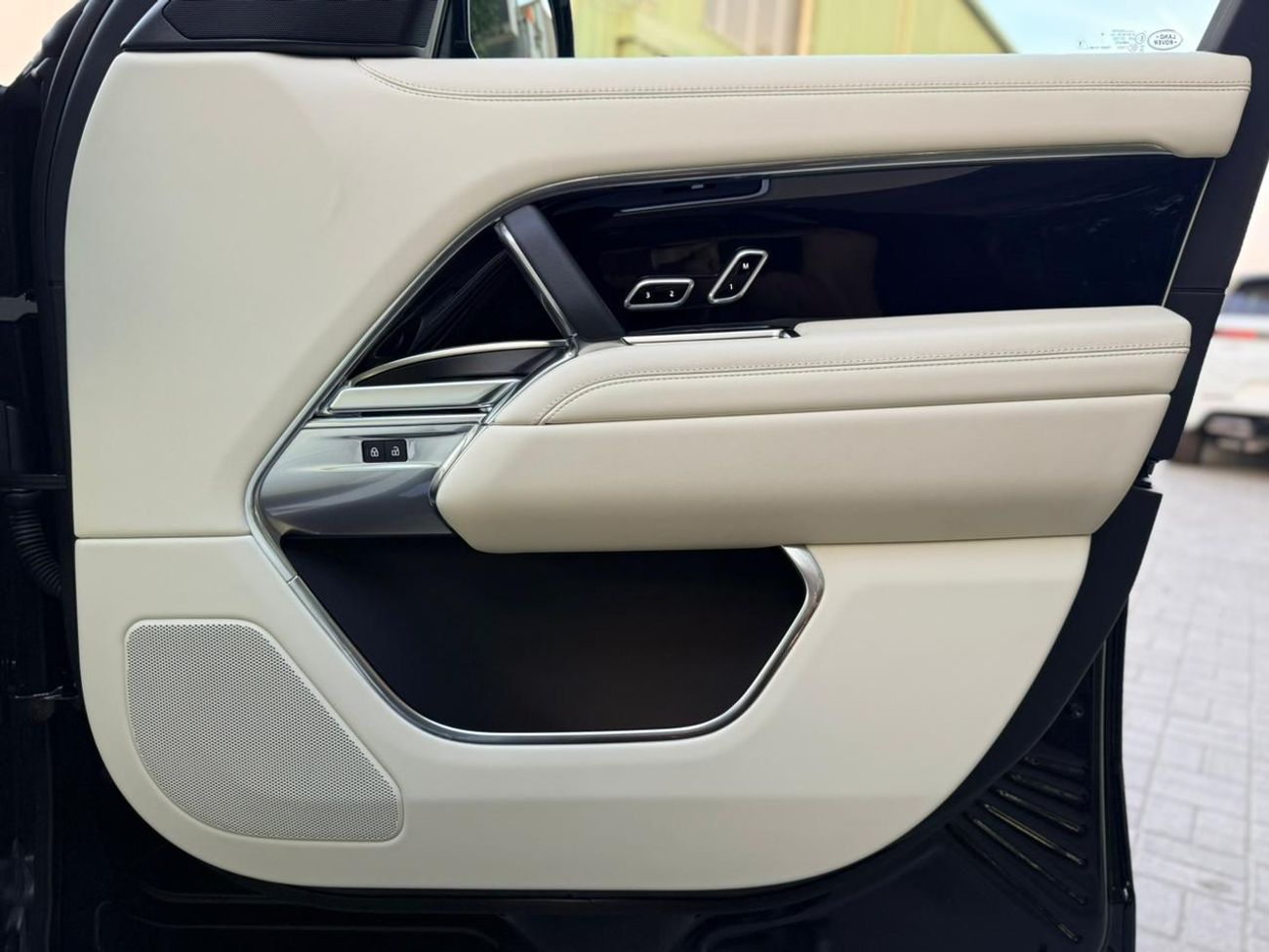 لاند روفر رينج روفر P400  2025