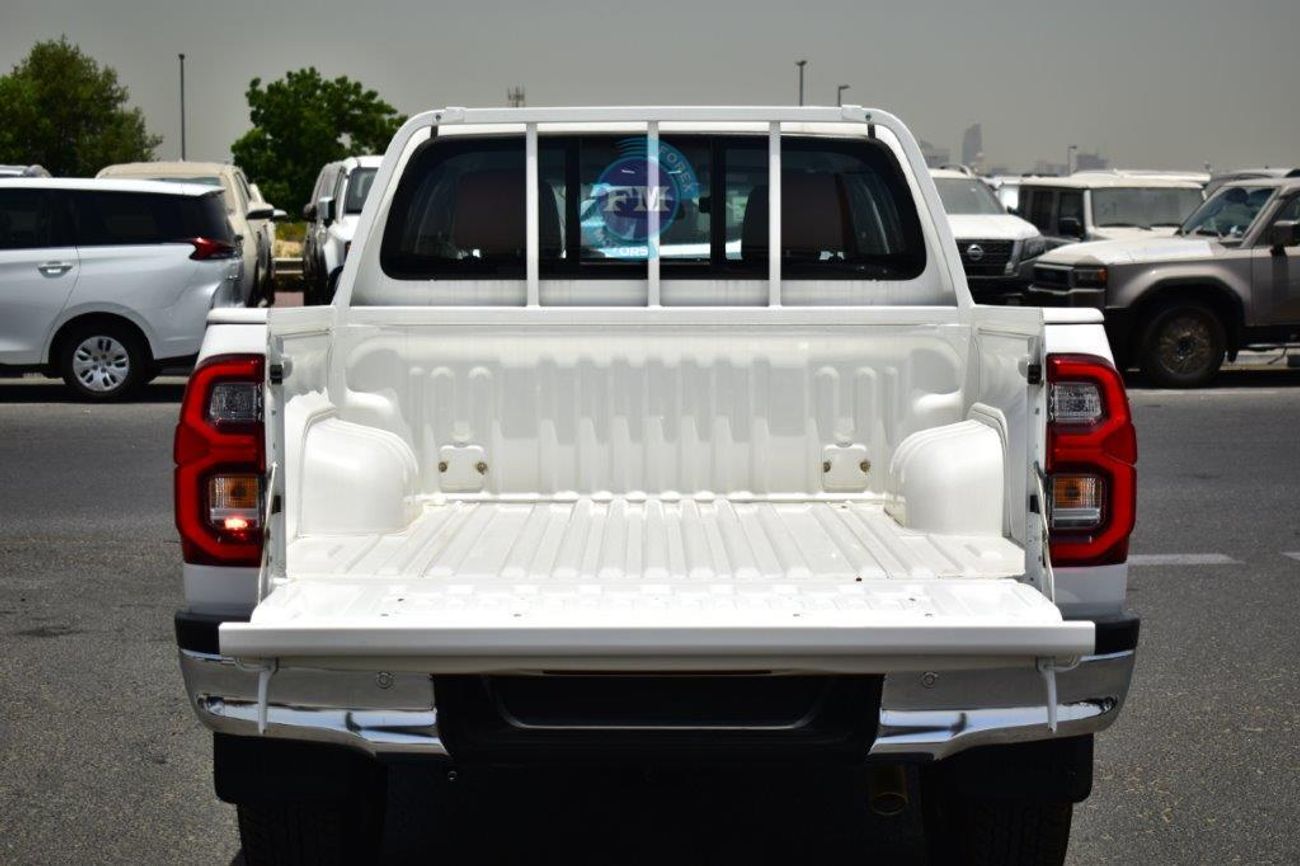 Toyota Hilux Double Cab GLX 2.7L 4WD 5 Seater Manual