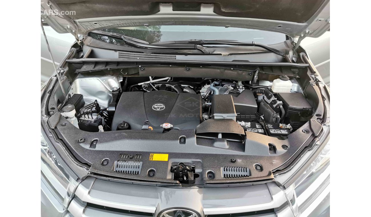 Toyota Highlander 3.5L, 18" Rims, DRL LED Headlights, Auto Headlight Switch, All Wheel Drive, Rear Camera (LOT # 746)
